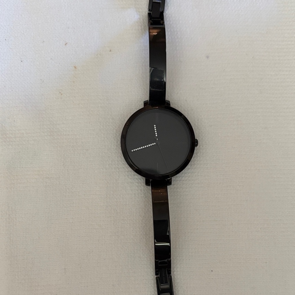 Black Watch with Minimalist Design